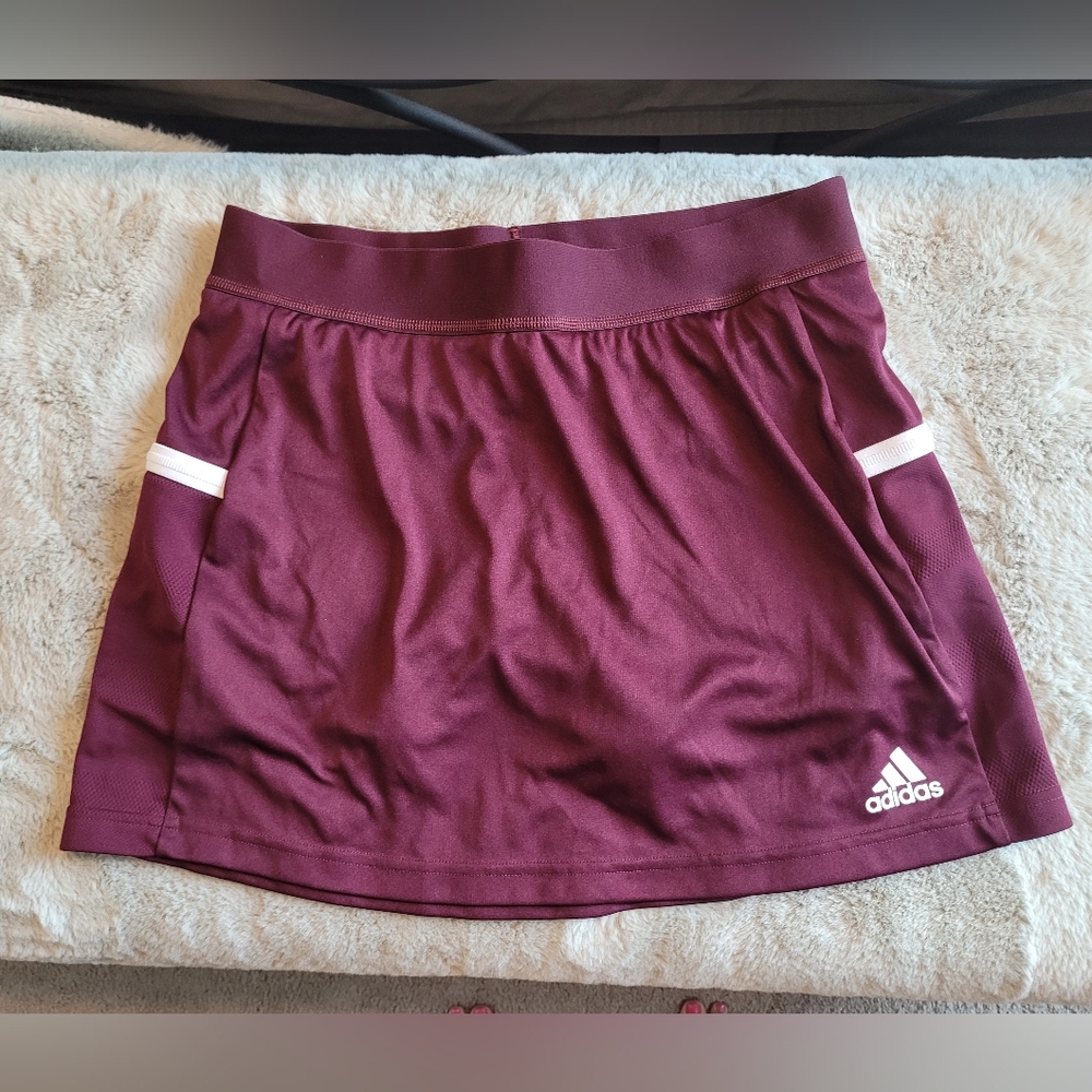 ADIDAS ATHLETIC SKORT SZ MEDIUM